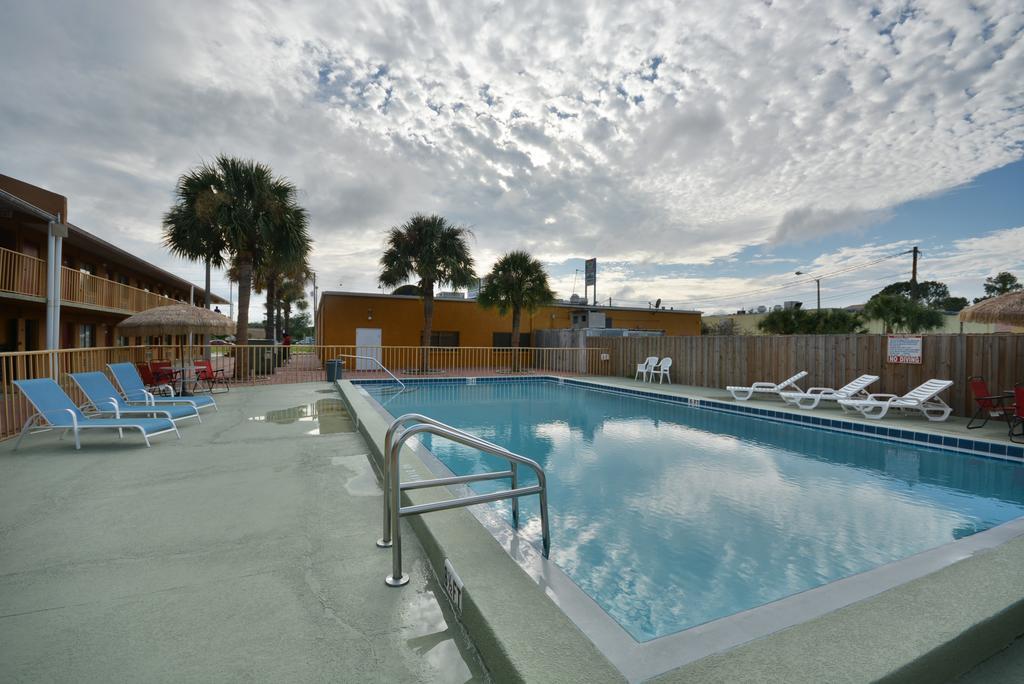 Country Hearth Inn- Kissimmee Exterior photo