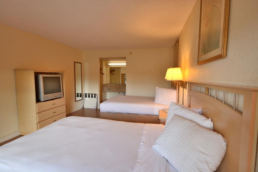 Country Hearth Inn- Kissimmee Exterior photo
