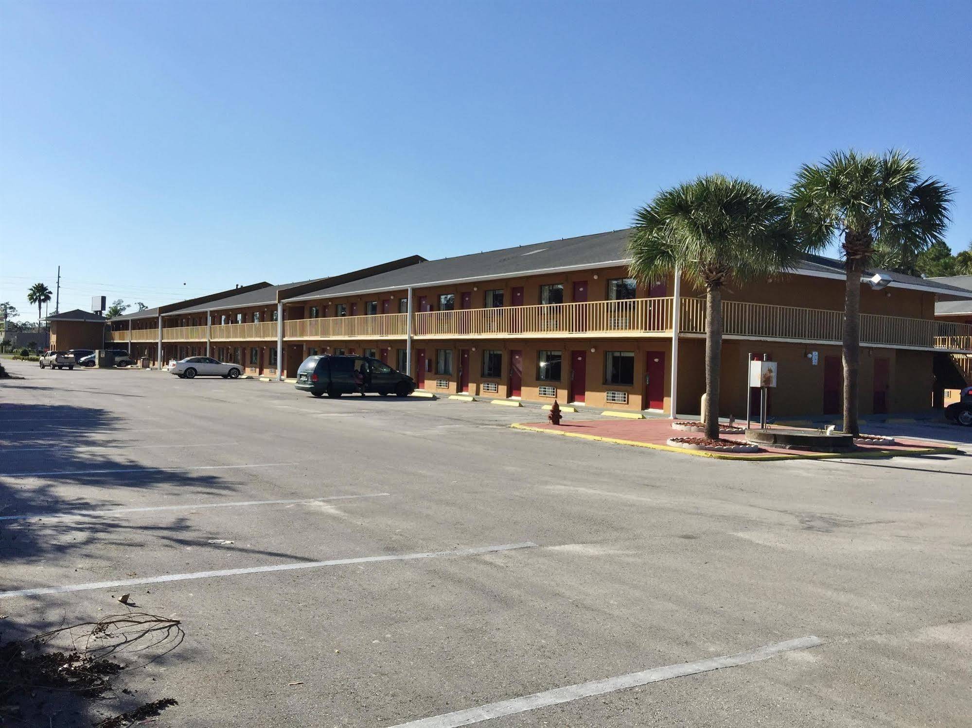 Country Hearth Inn- Kissimmee Exterior photo
