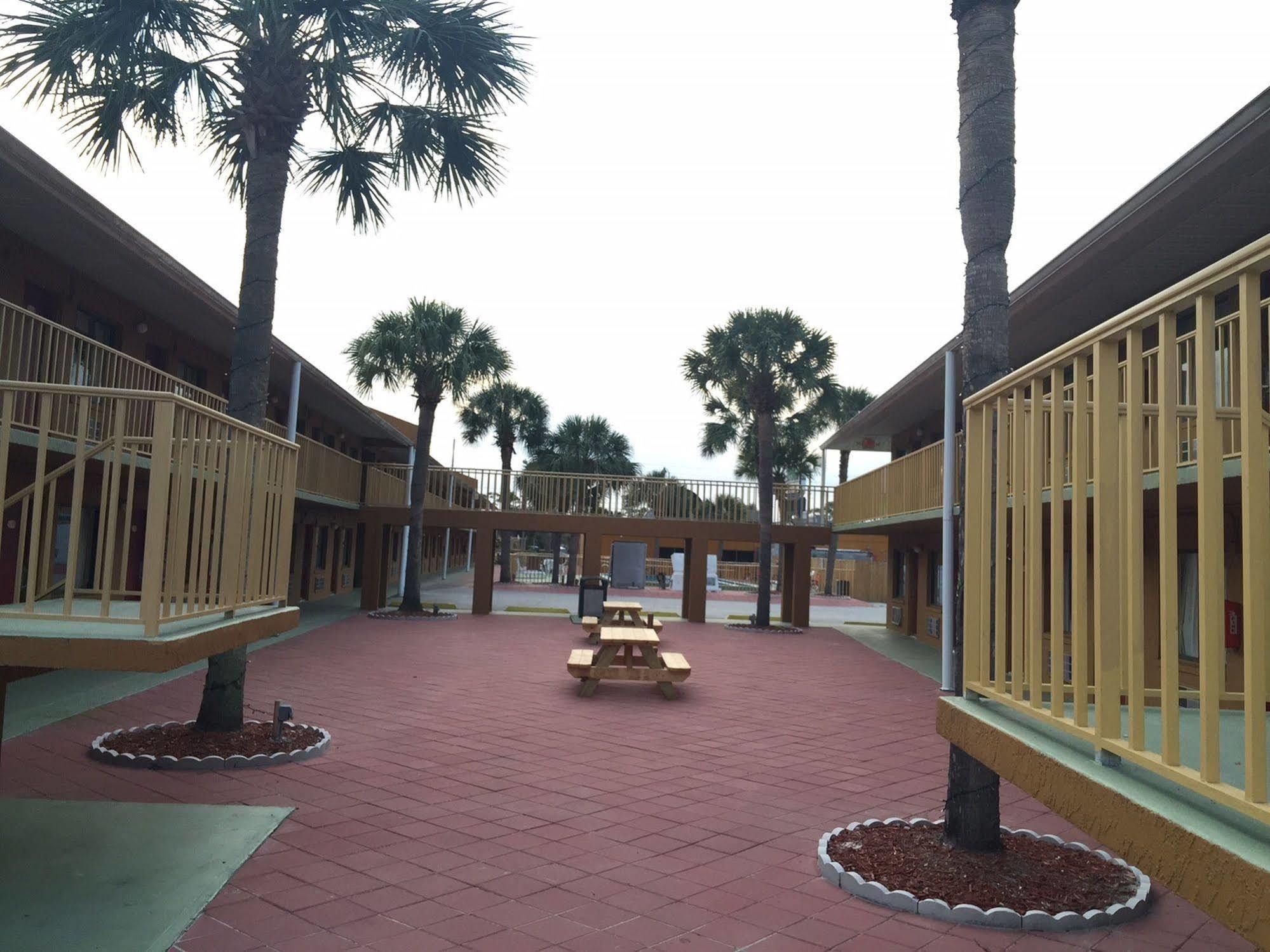 Country Hearth Inn- Kissimmee Exterior photo